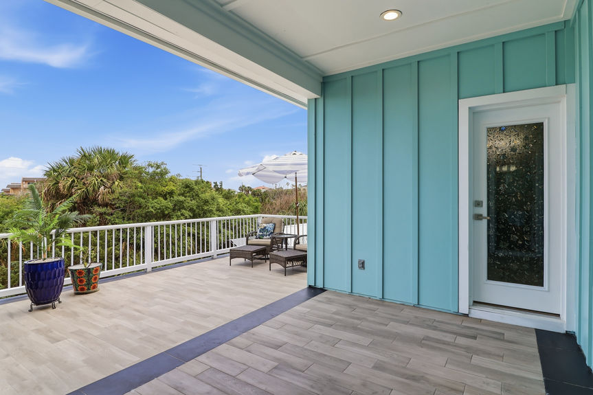 Ocean Breeze Lounge Deck | 5900 Costanero Rd St. Augustine