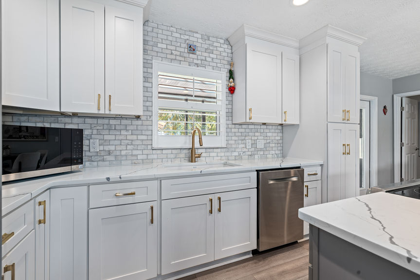 Fully Updated Kitchen with Island | Ponte Vedra Beach, FL