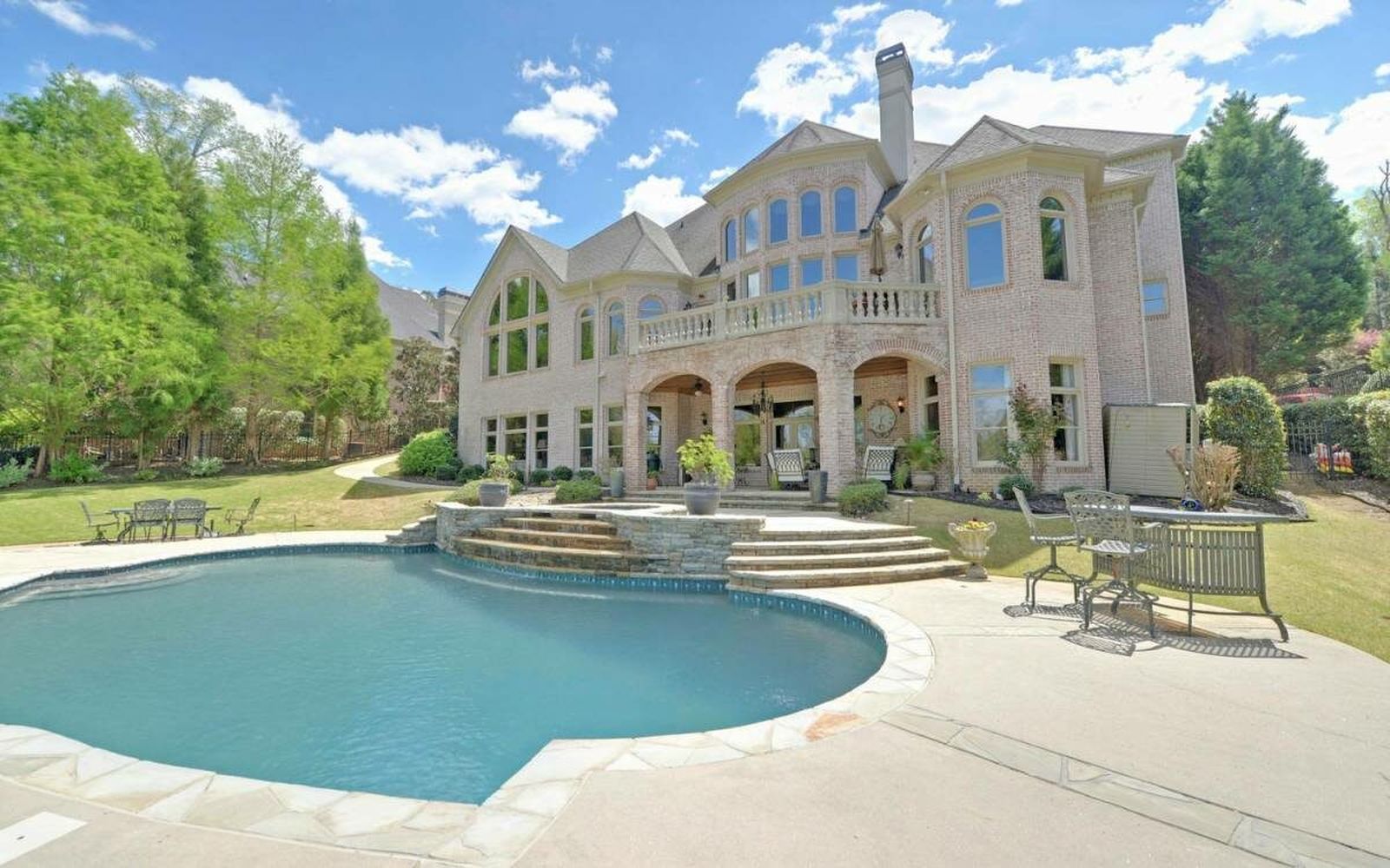 8215-Royal-Troon-Drive-Duluth-large-059-047-Pool-1500x938-72dpi-1200x0-c-default