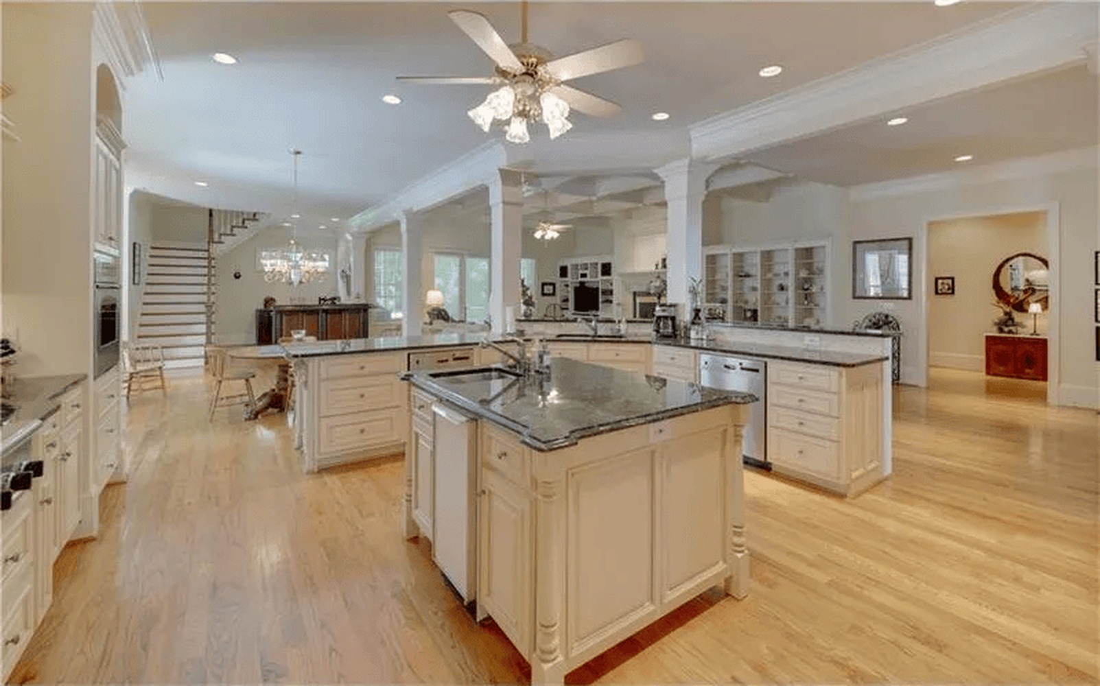 c00422d5970e348b9b28e5445dcac29fl-w12rd-w2048_h1536