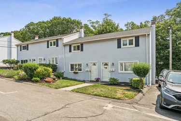 01_3_Lewis_Farm_Rd_Dedham_MA_02026_USA-Exterior-PVM03377