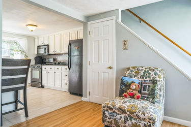 06_3_Lewis_Farm_Rd_Dedham_MA_02026_USA-Living_room-PVM03324