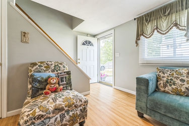 09_3_Lewis_Farm_Rd_Dedham_MA_02026_USA-Living_room-PVM03336