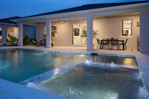 Regency-at-Babcock-Ranch-Lago_Flatwood_RearDusk01_920