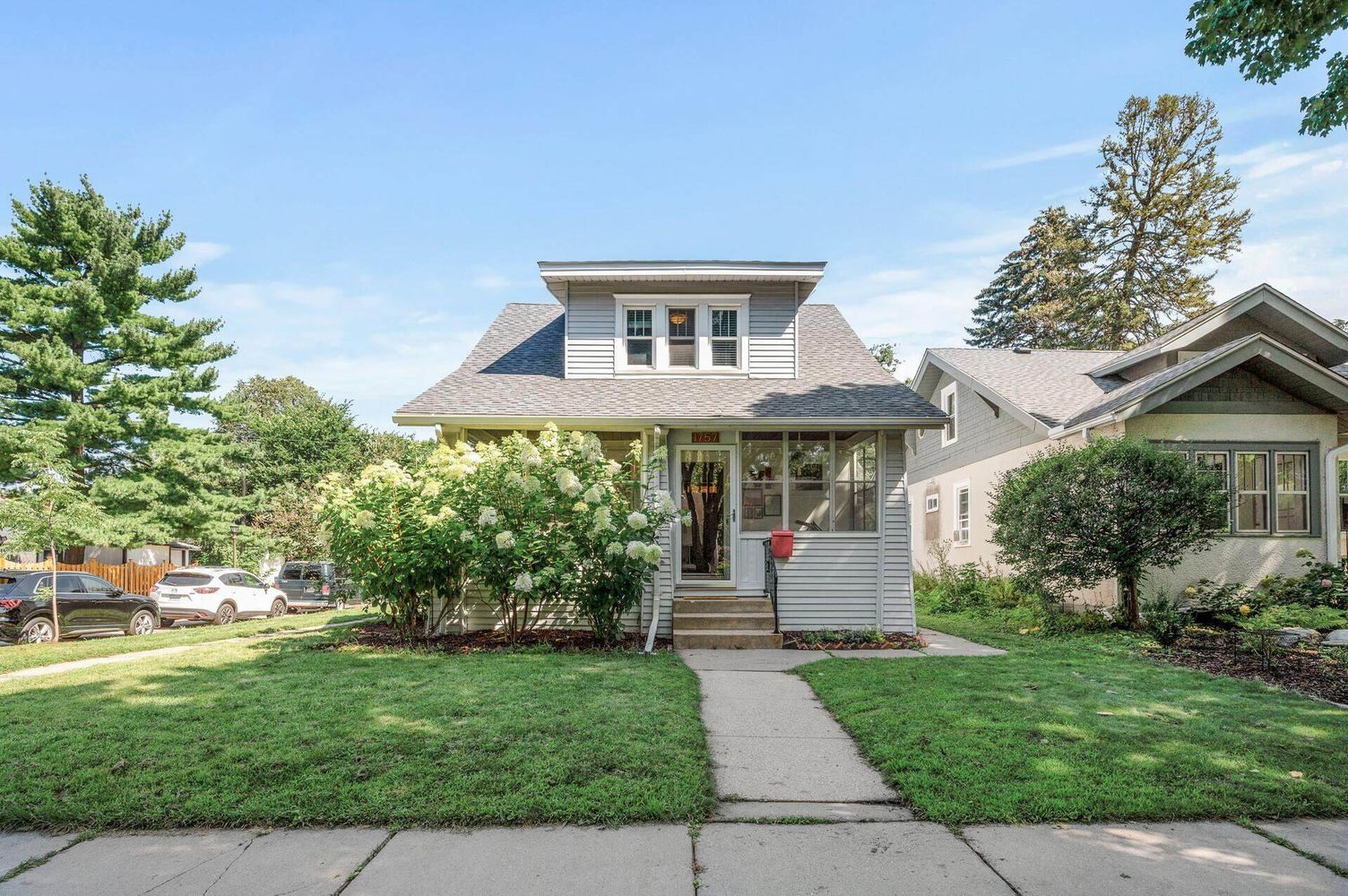 27abb8e69f14194c165856b5f0b38358