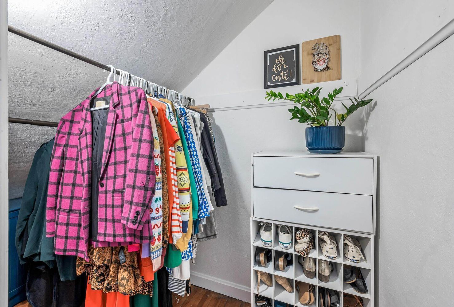 e5299b54db4ef6cbb0ee3f44d086d9d9