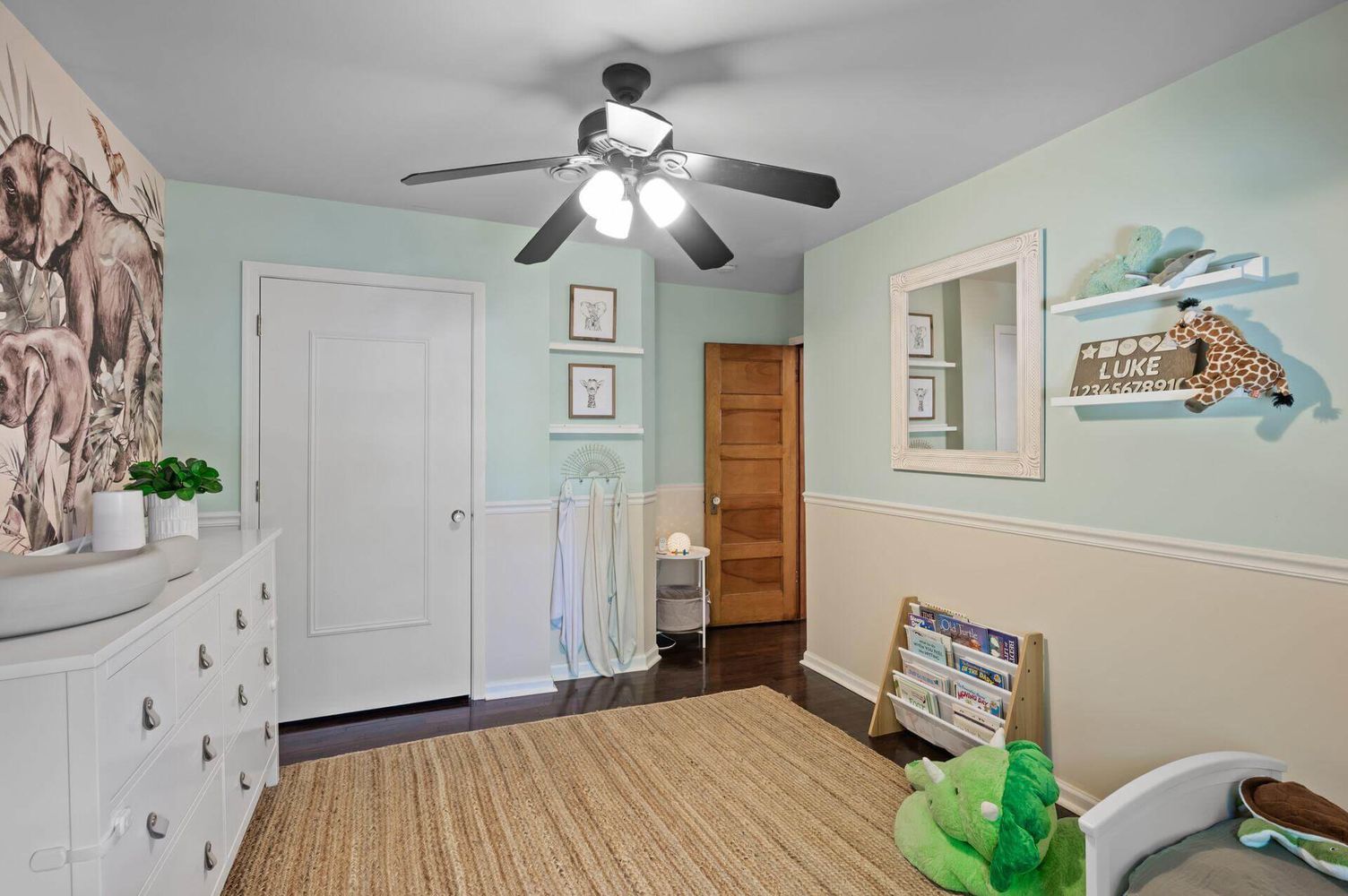 1930 Grand Avenue 36