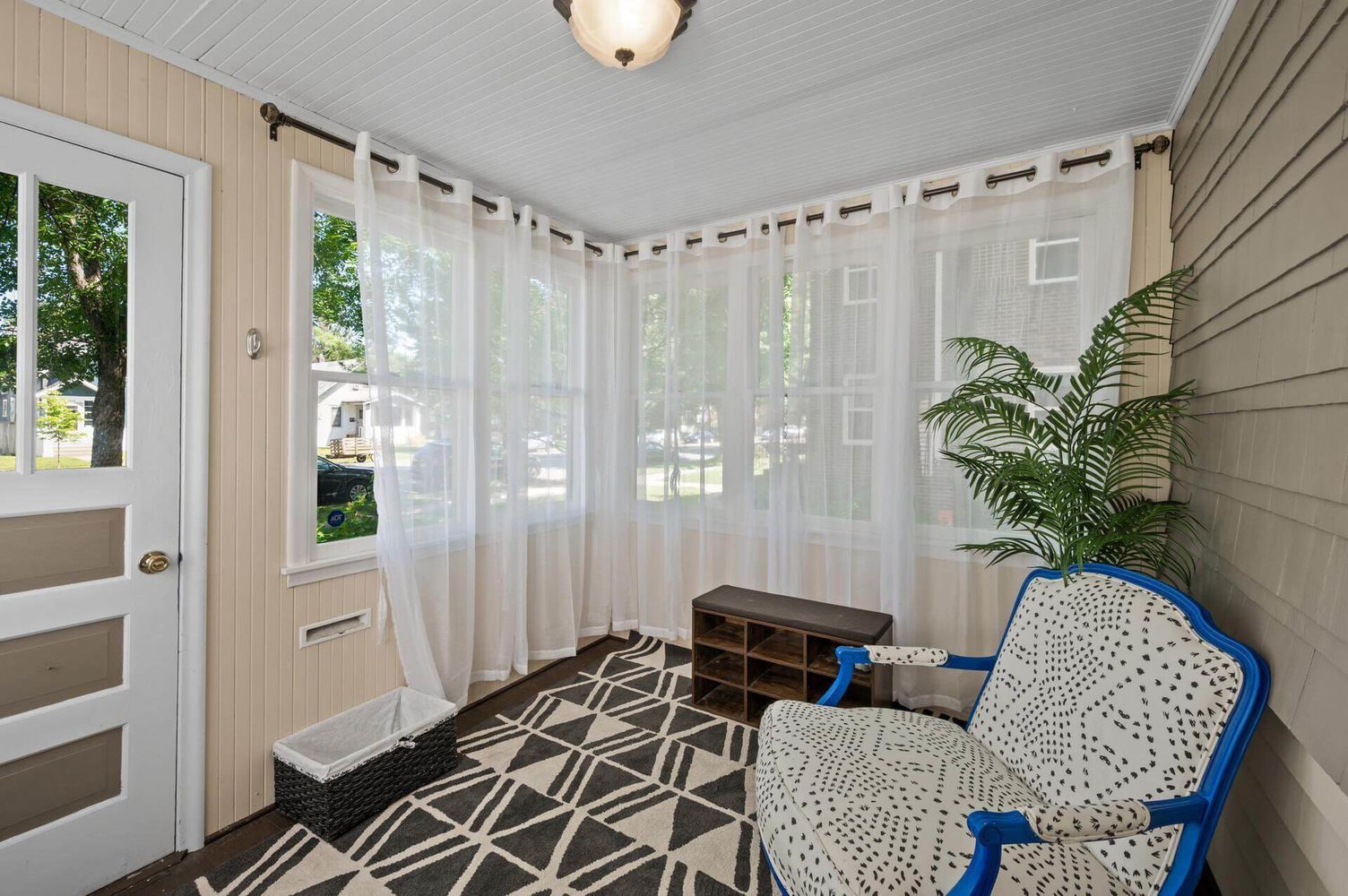 1930 Grand Avenue 38