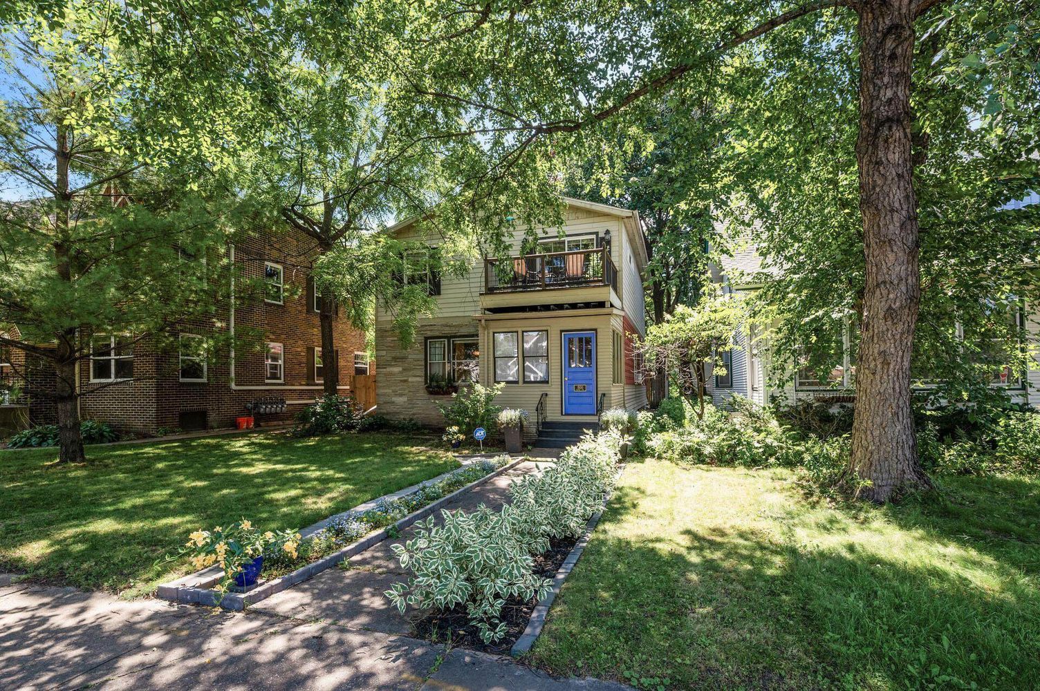 1930 Grand Avenue 53