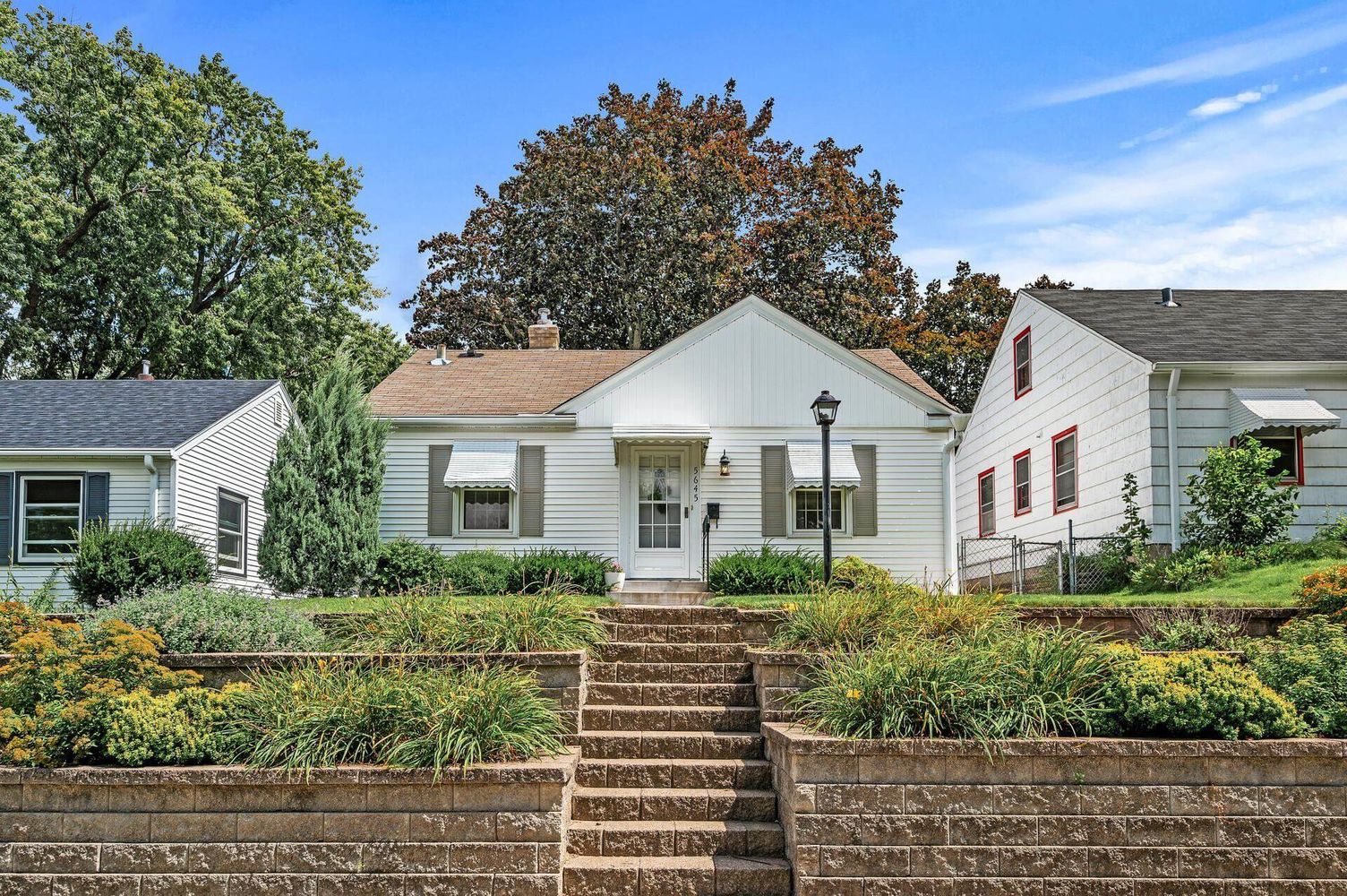 5645 44th Avenue S 1