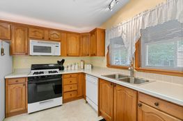 2951 Pomroy Beach Drive 5