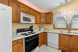 2951 Pomroy Beach Drive 6