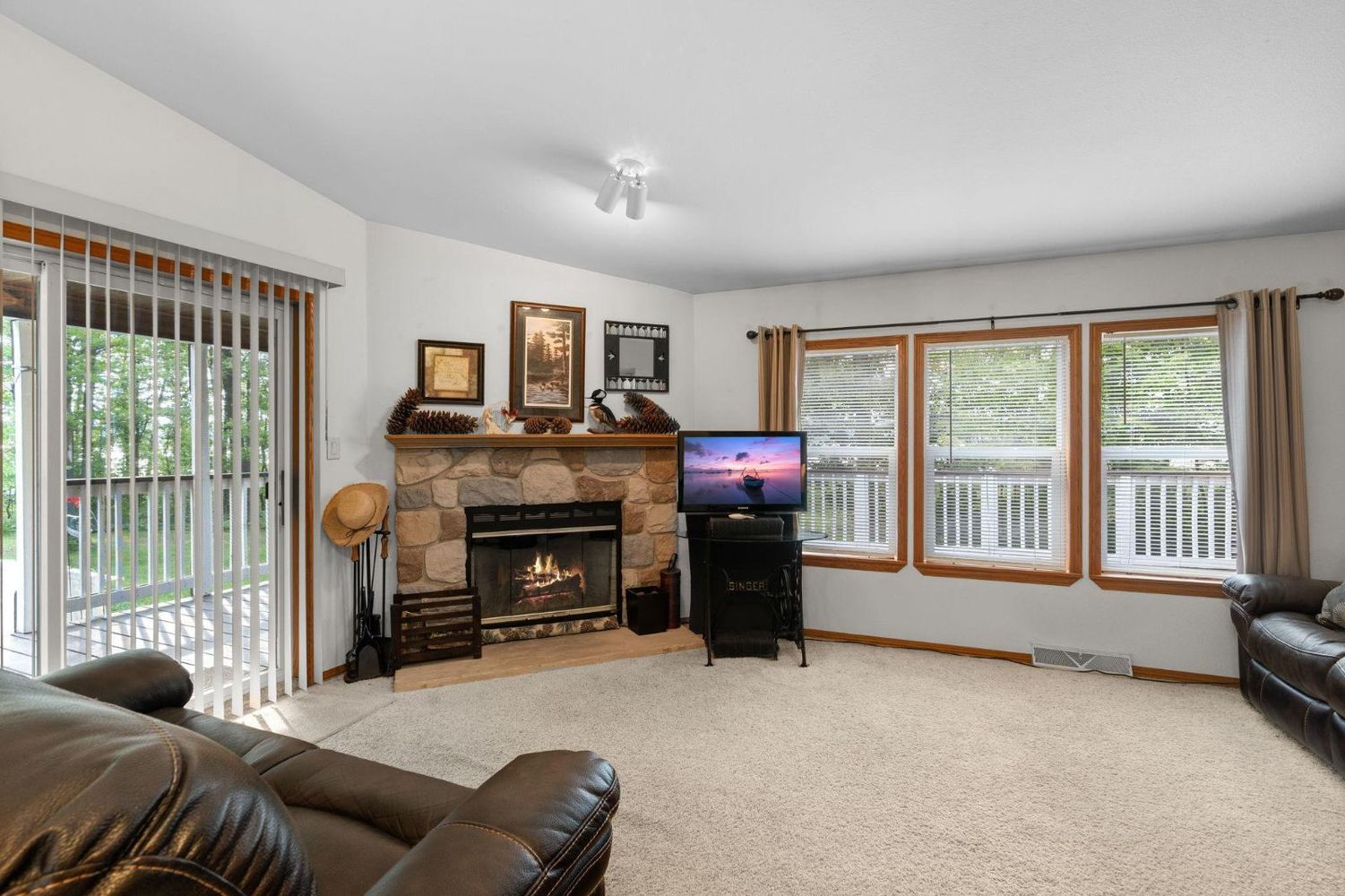 2951 Pomroy Beach Drive 8