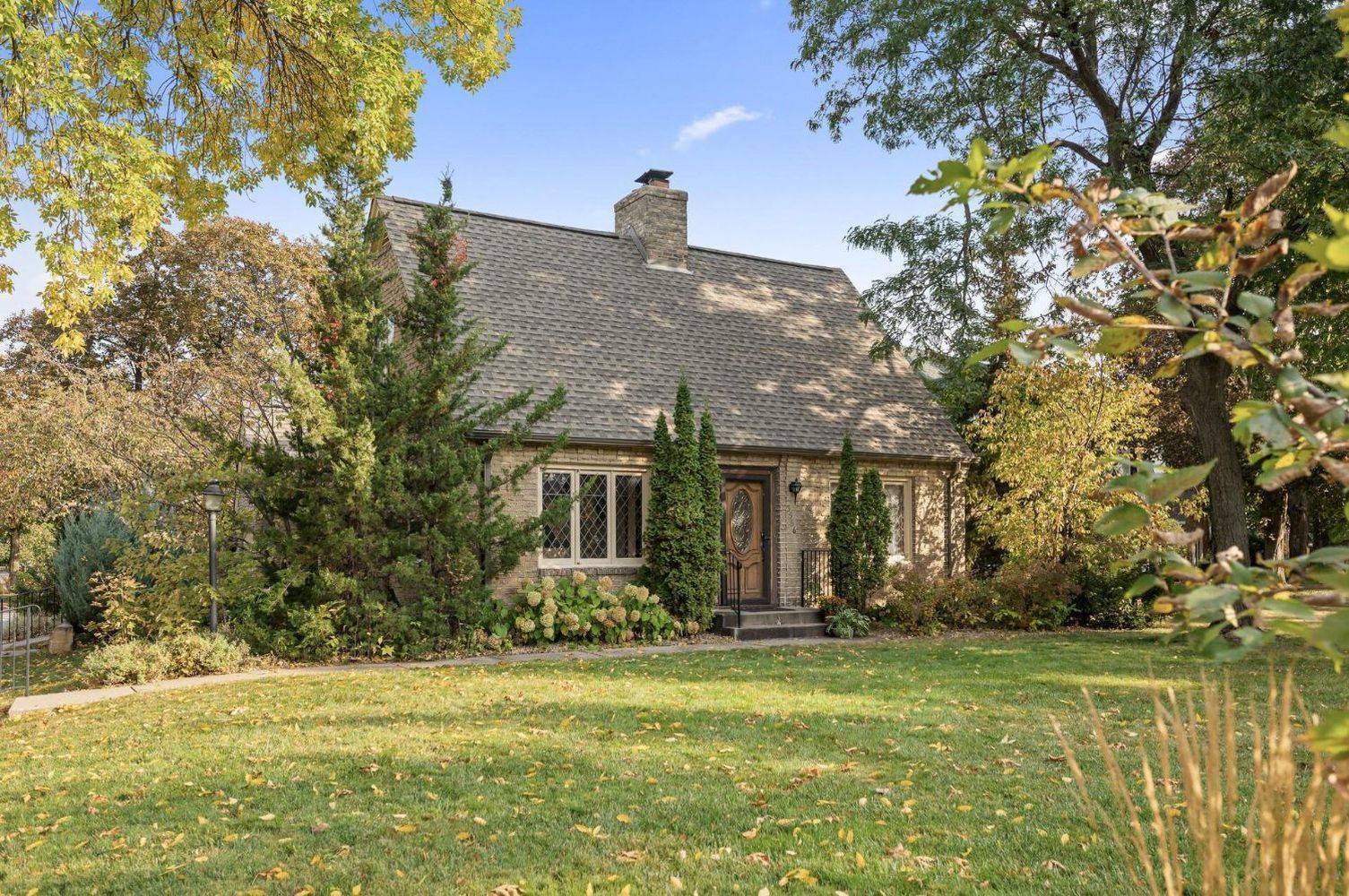 3566 Edmund Boulevard 1