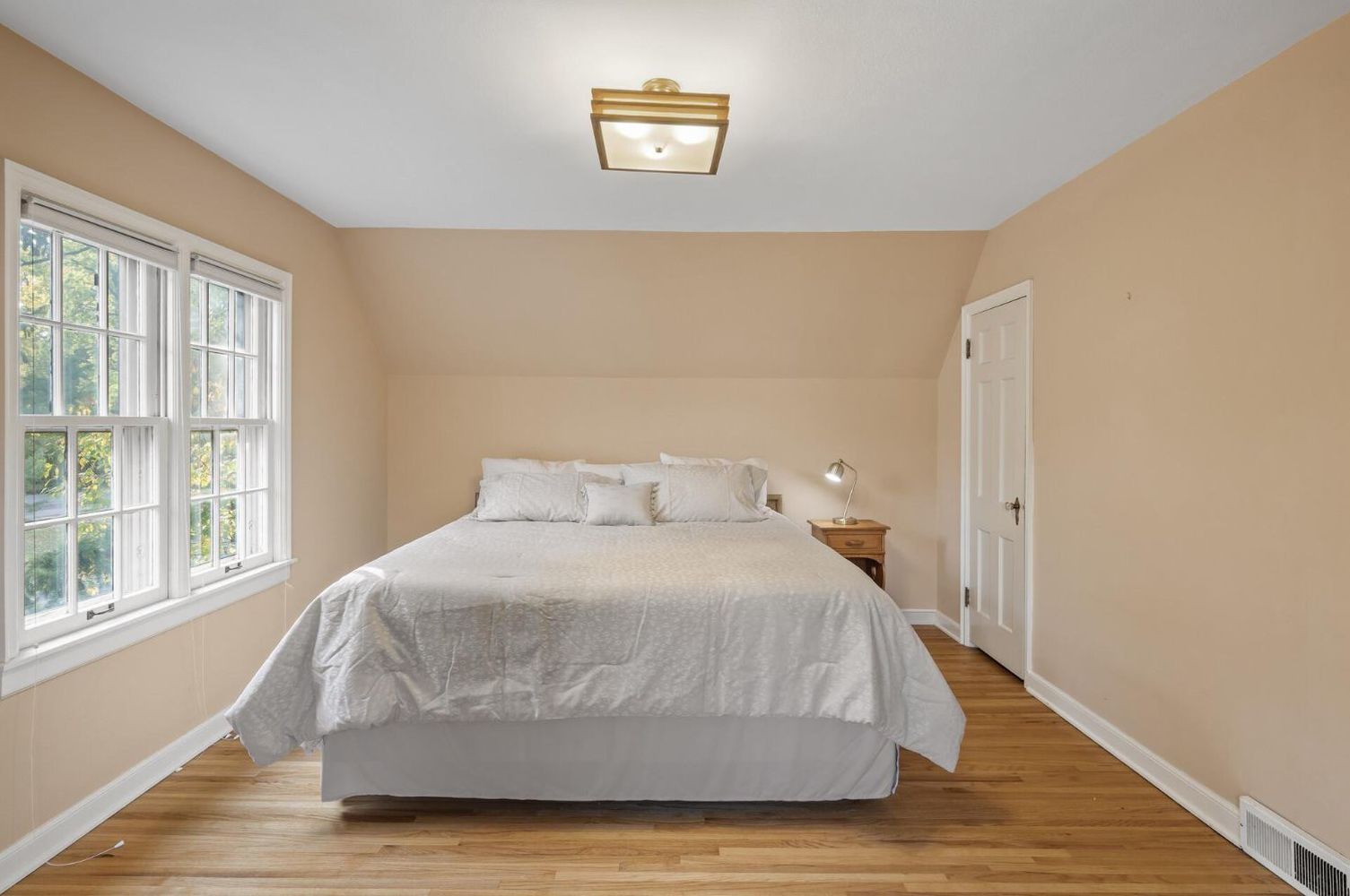 3566 Edmund Boulevard 22