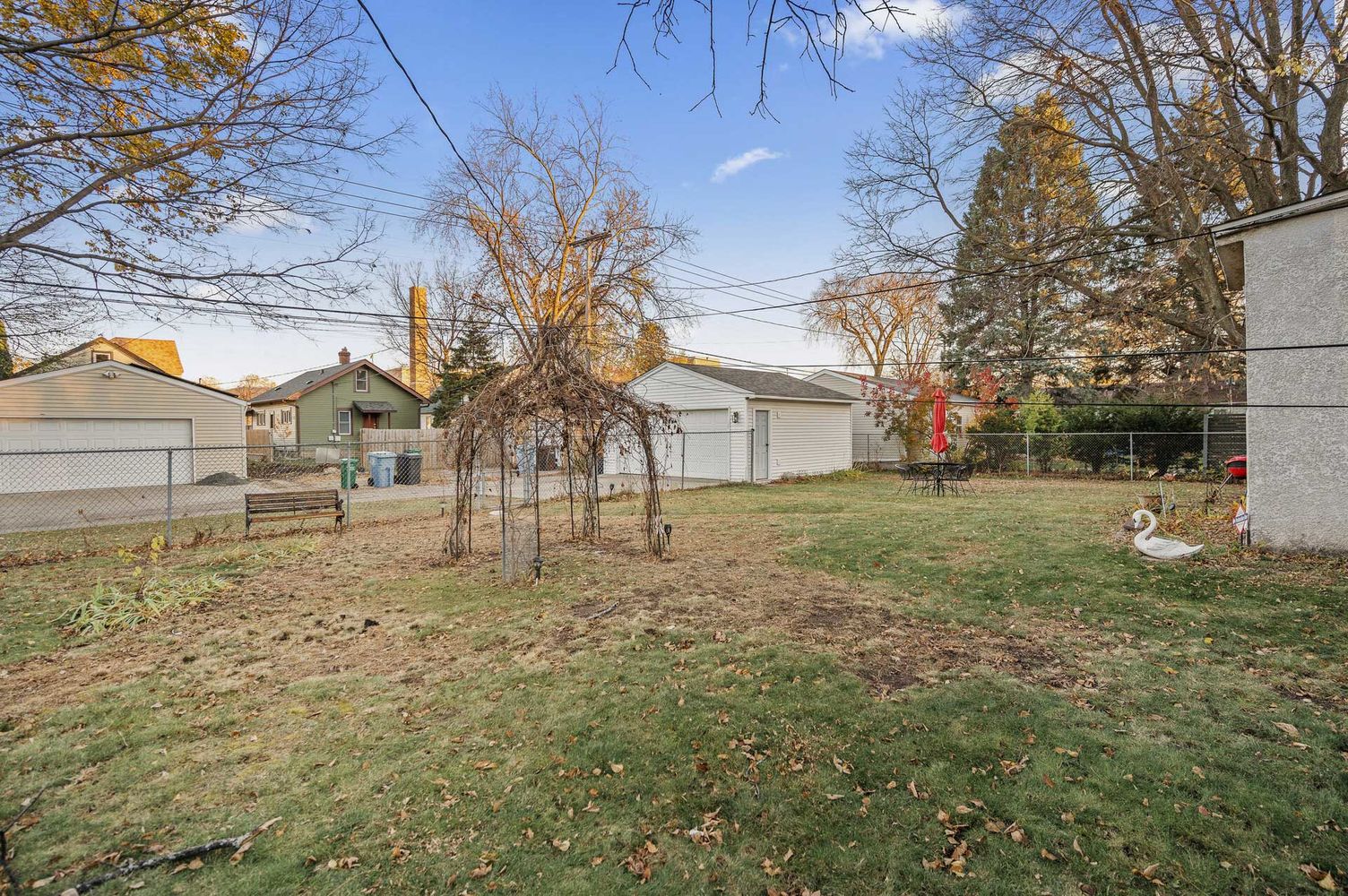 31_3509_40th_Ave_S31_mls