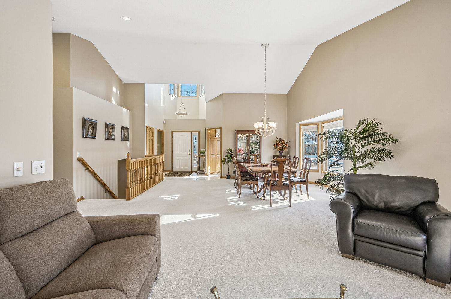 22_593_Terrace_Courte22_mls