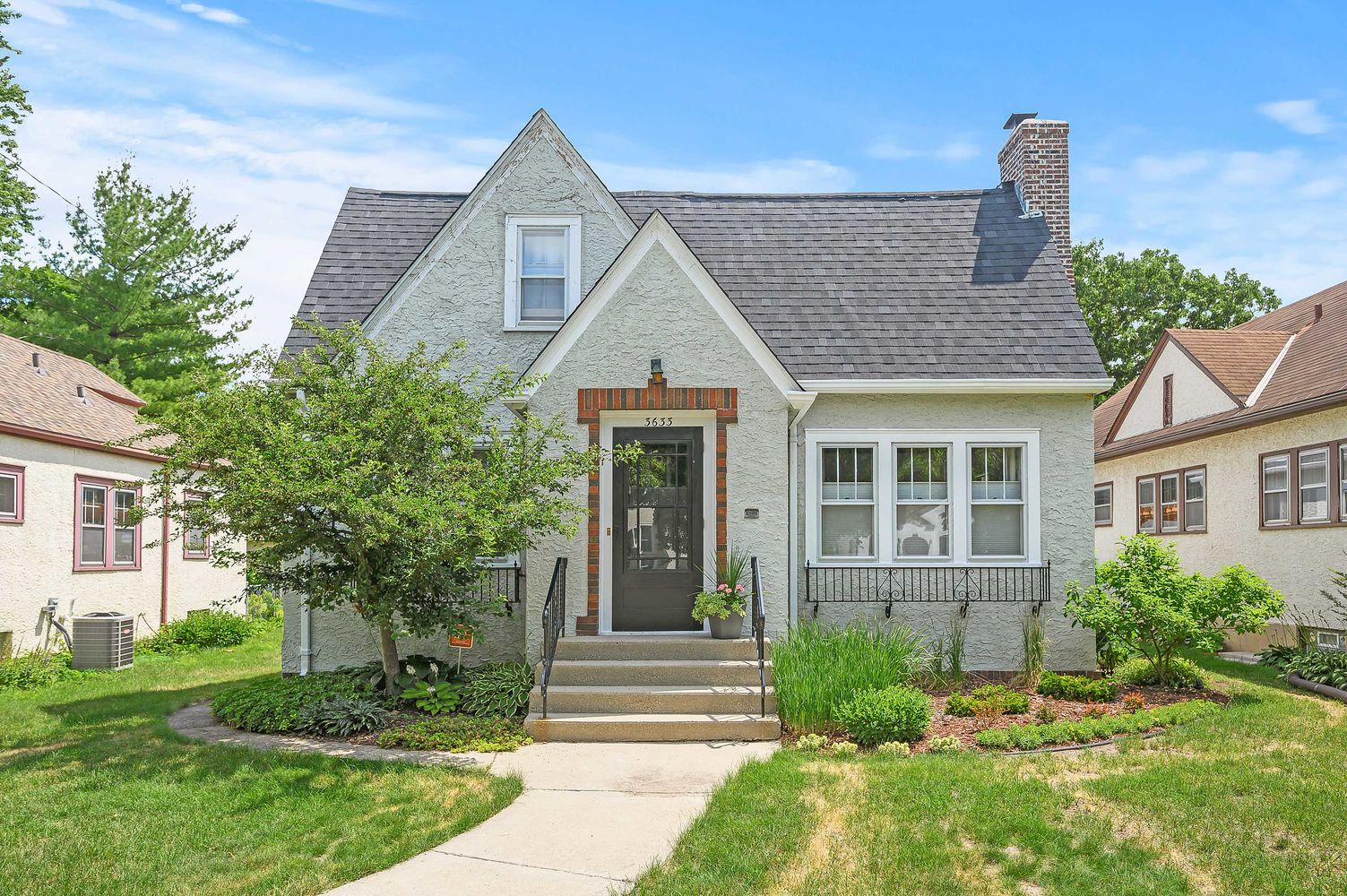 3633-44th-front-green-web