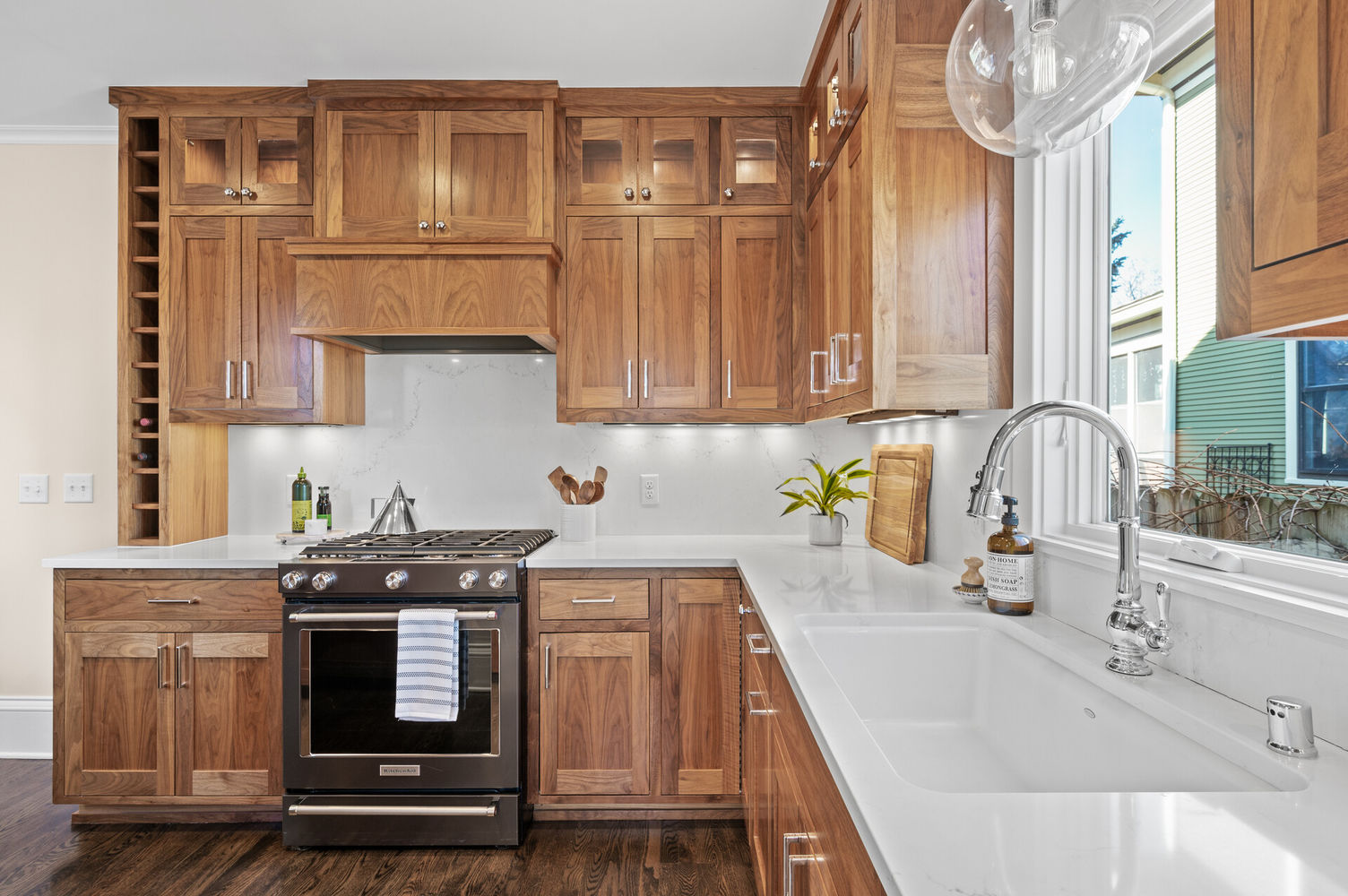 19_3233_Holmes19_mls