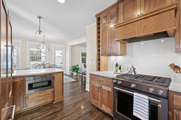 23_3233_Holmes23_mls