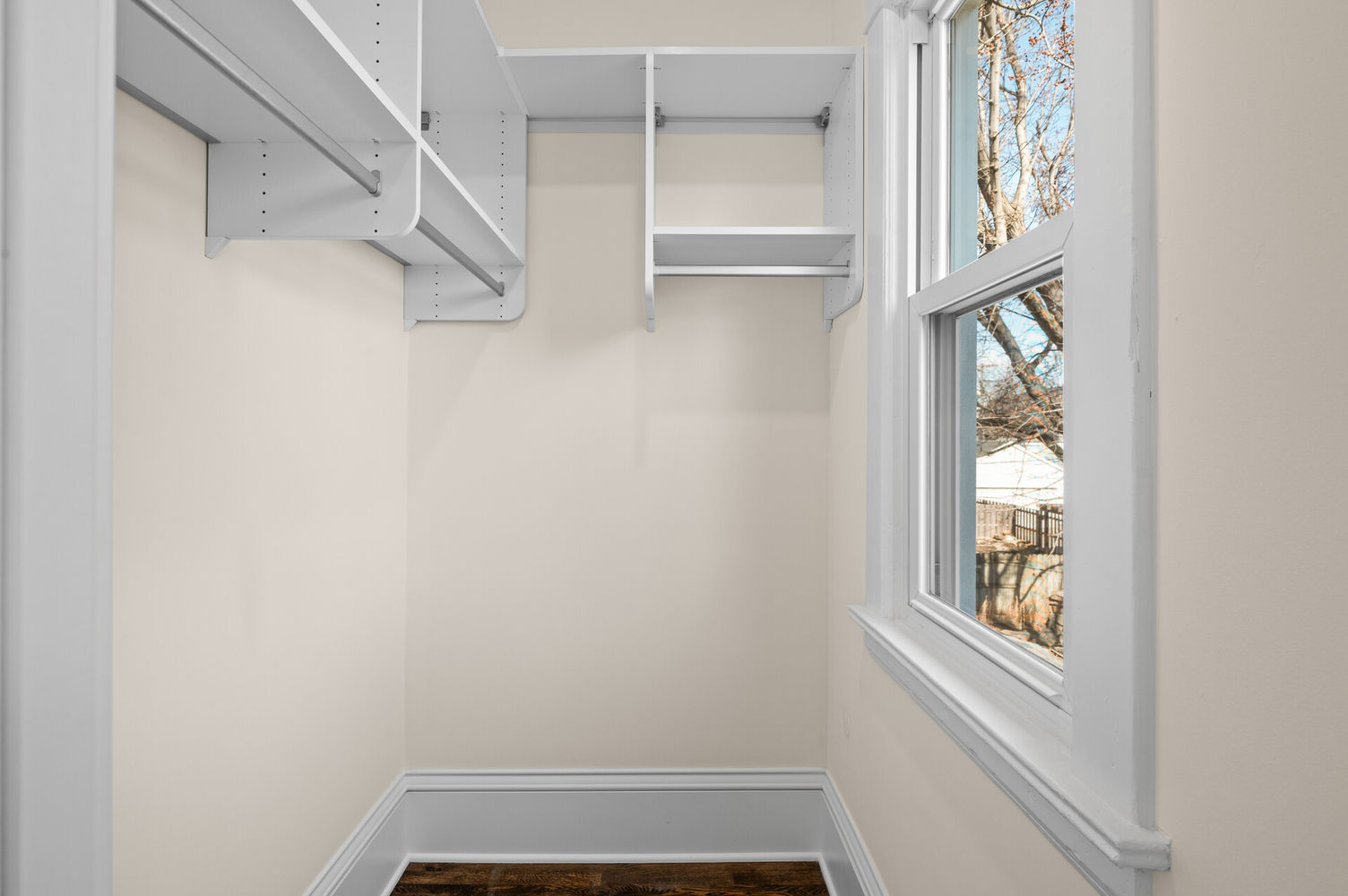 27_3233_Holmes27_mls