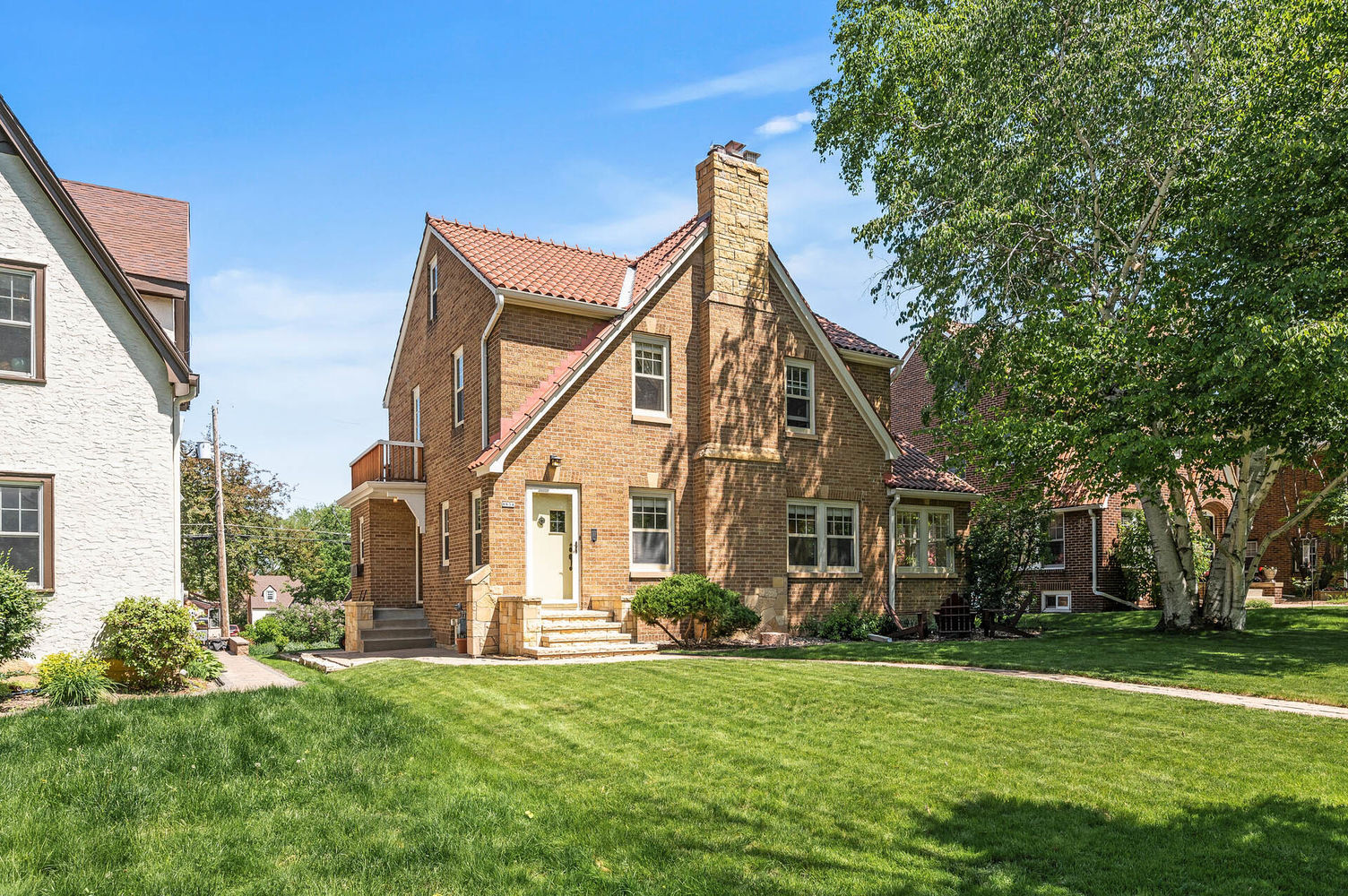 01_1651_Highland1_mls