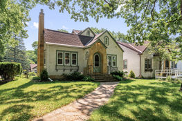 02_3701_45th_ave_s2_mls