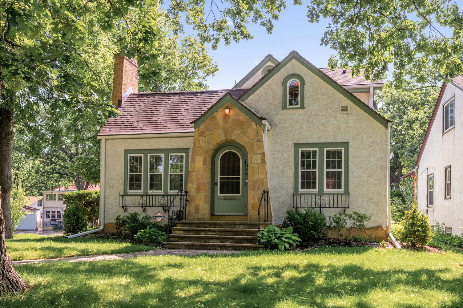 03_3701_45th_ave_s3_mls