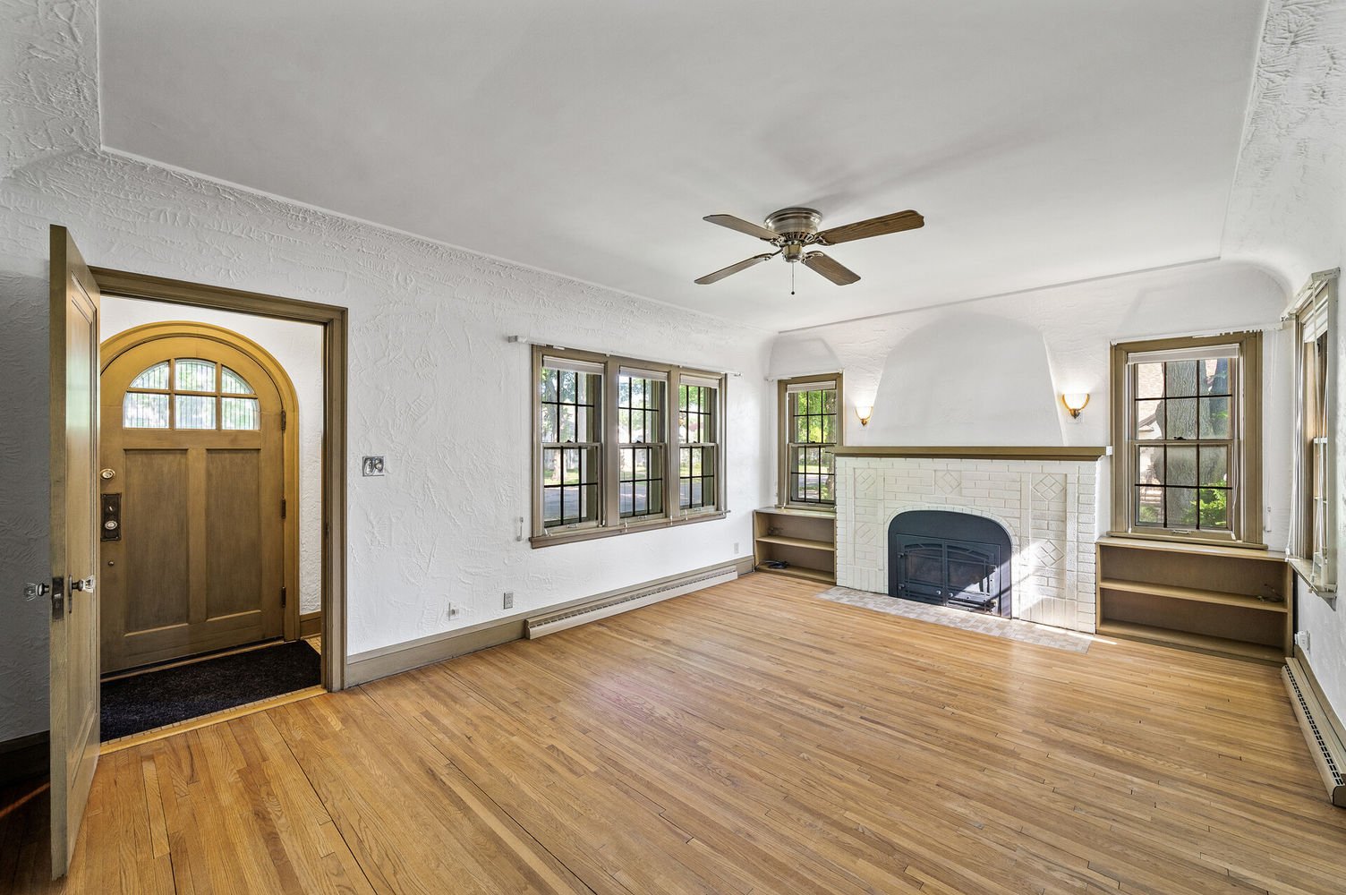 05_3701_45th_ave_s5_mls