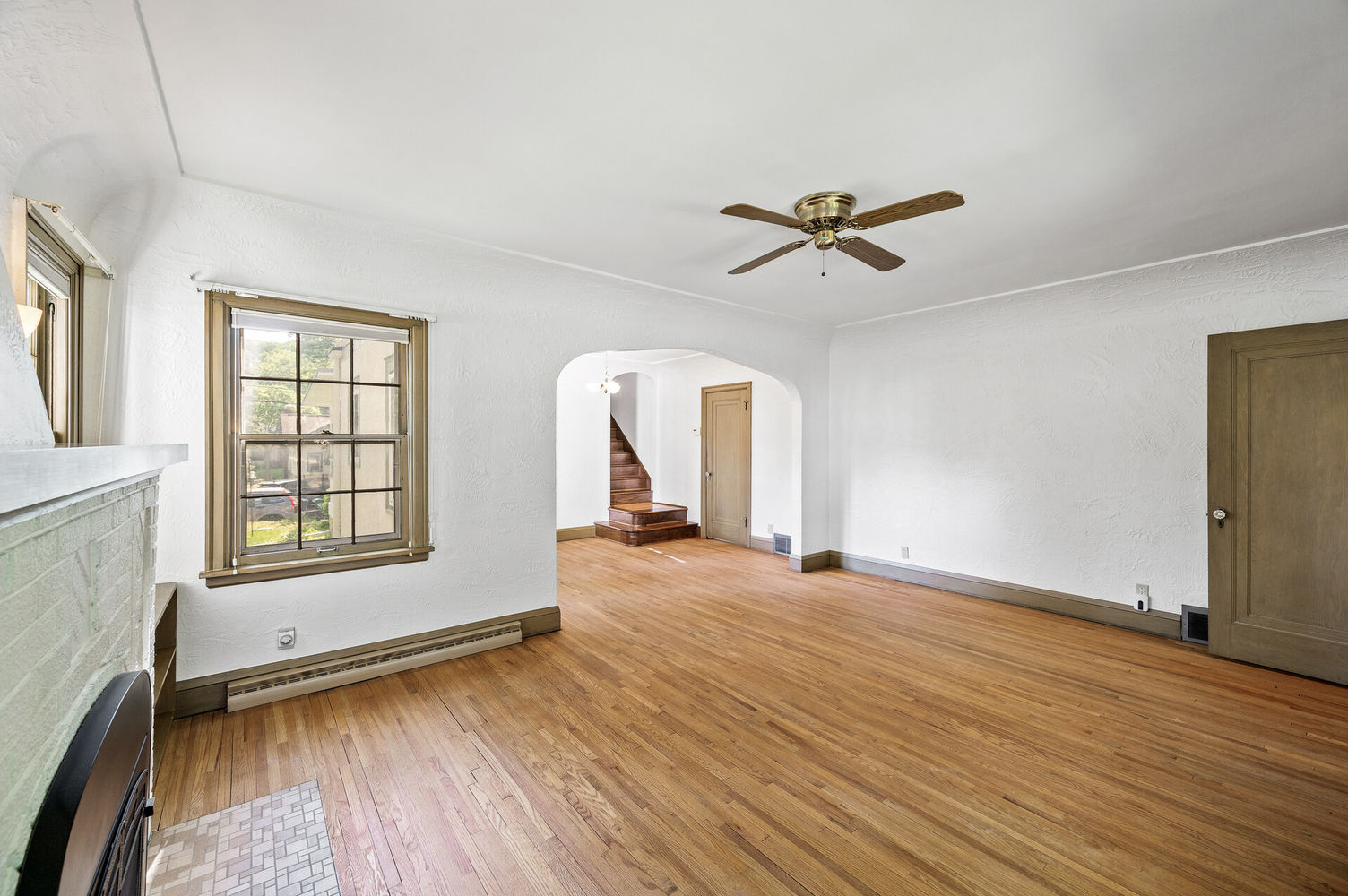 09_3701_45th_ave_s9_mls