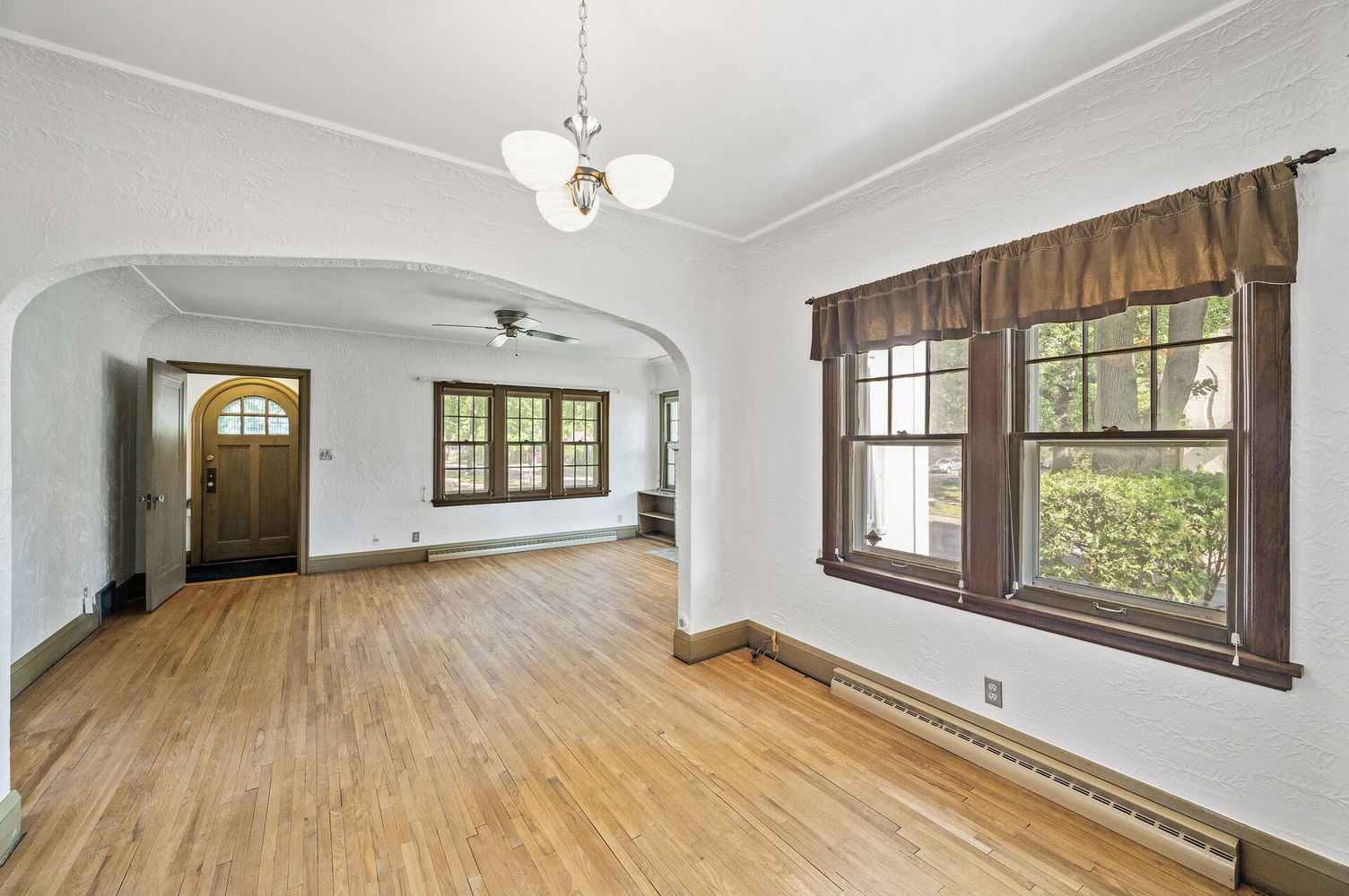 12_3701_45th_ave_s12_mls