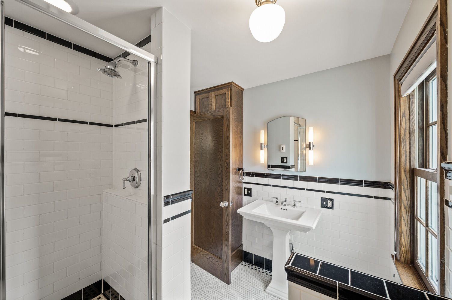 28_3701_45th_ave_s28_mls