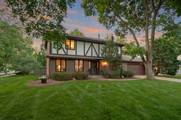 Glabe-front-twilight-web