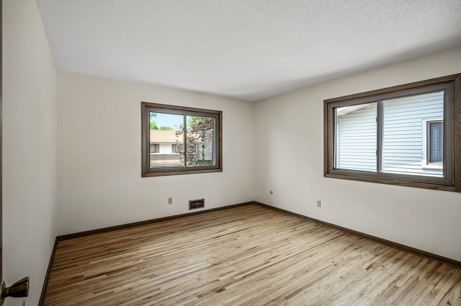 18_4158_Shirlee_Lane_S18_mls