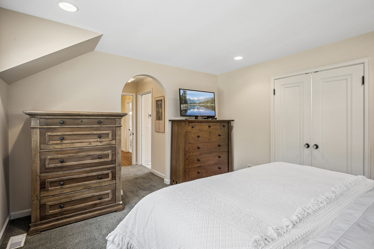 25_3712_Edmund_Blvd25_mls