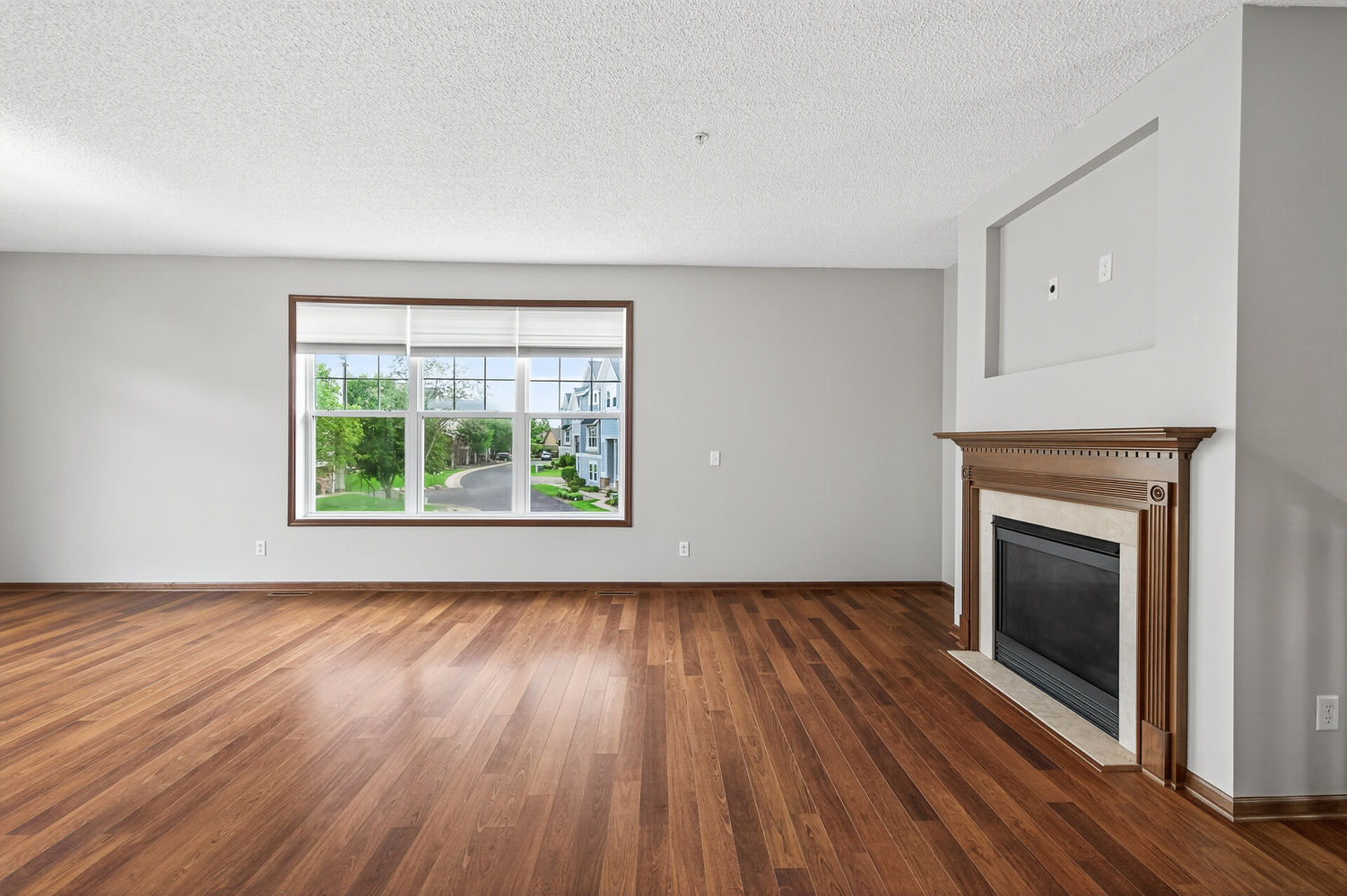 09_15533_Eagle_Shore9_mls