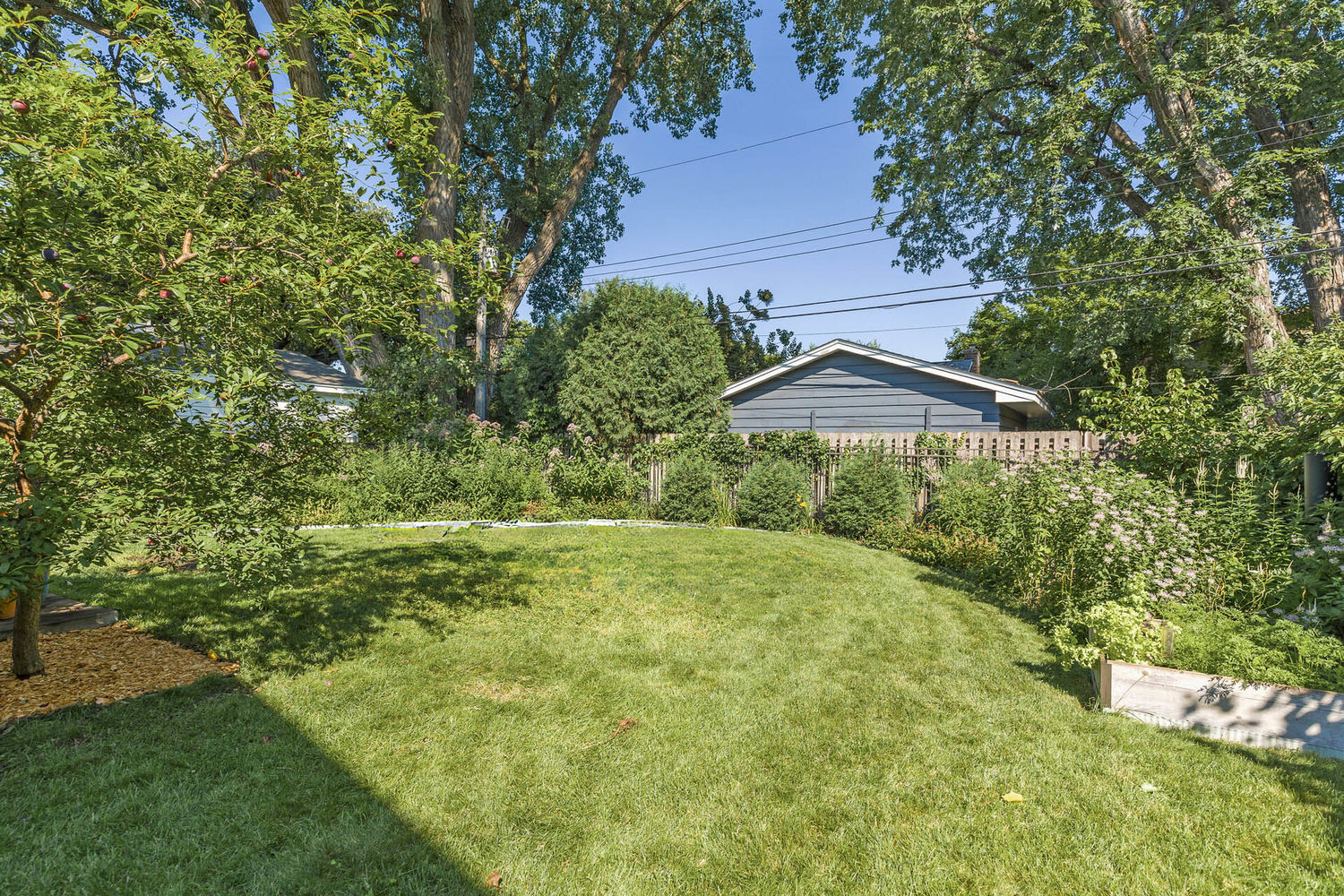 09_4830_Northrop_Drive9_mls GRASS