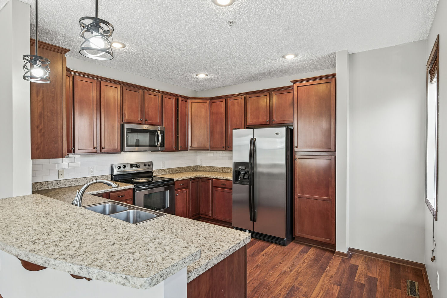 16_15533_Eagle_Shore16_mls