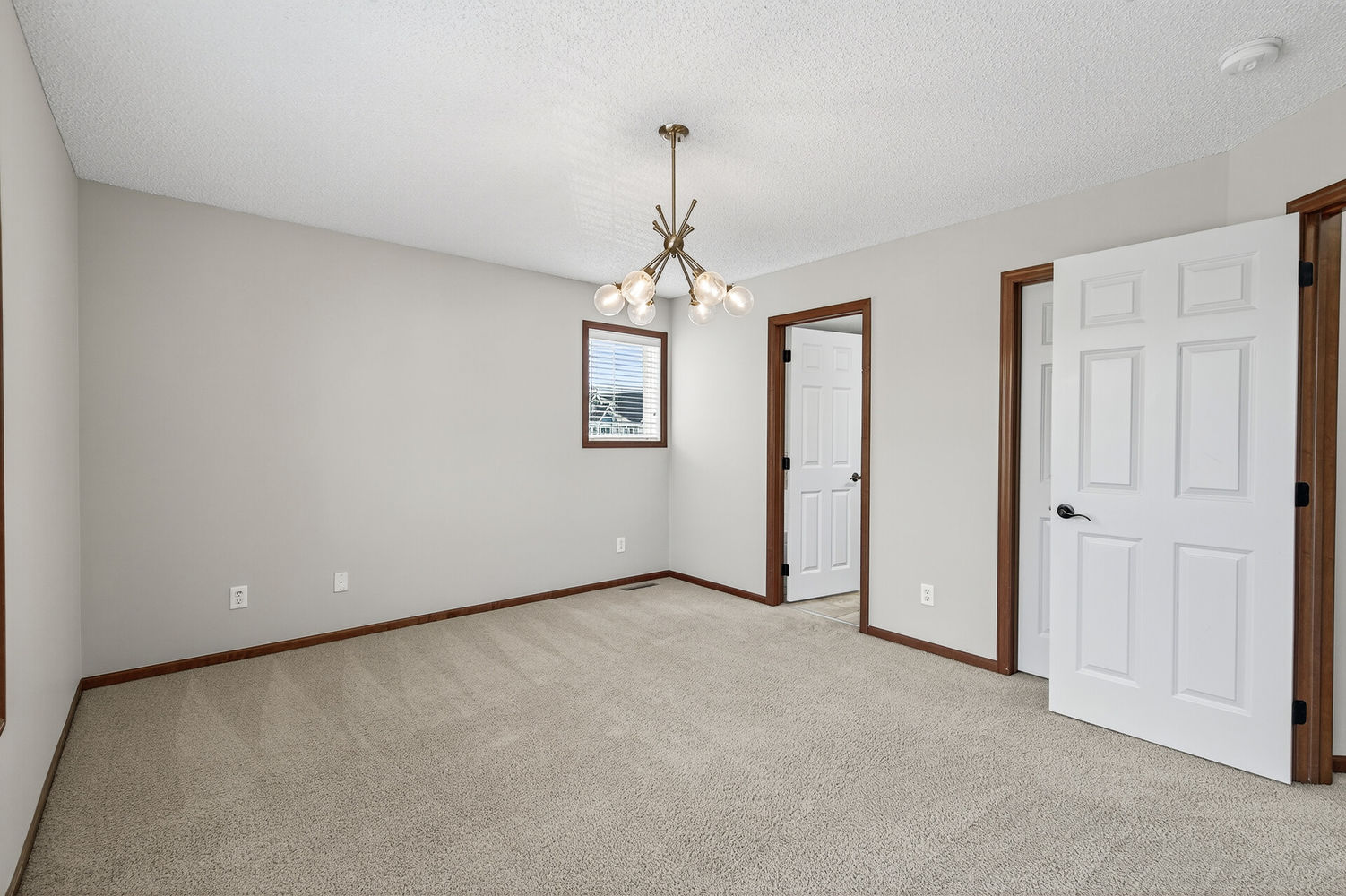 23_15533_Eagle_Shore23_mls