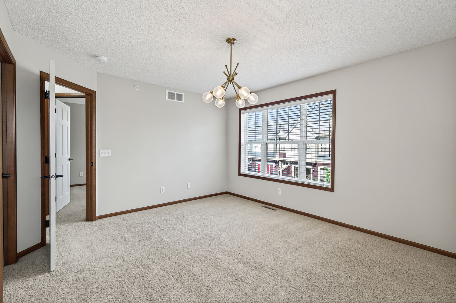 24_15533_Eagle_Shore24_mls