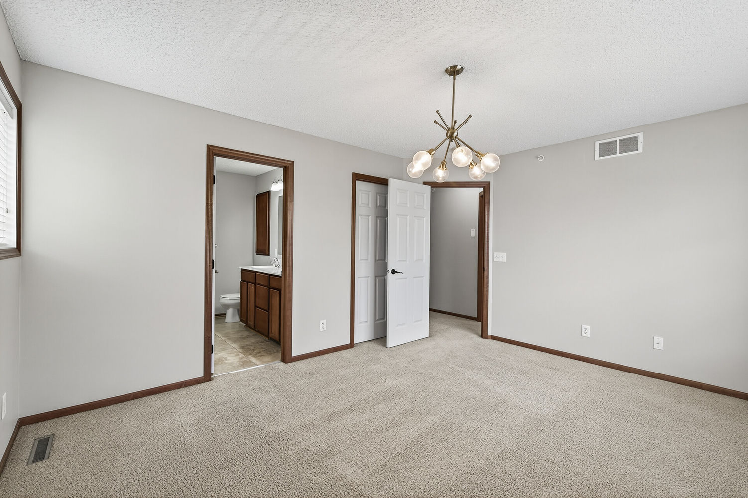 25_15533_Eagle_Shore25_mls