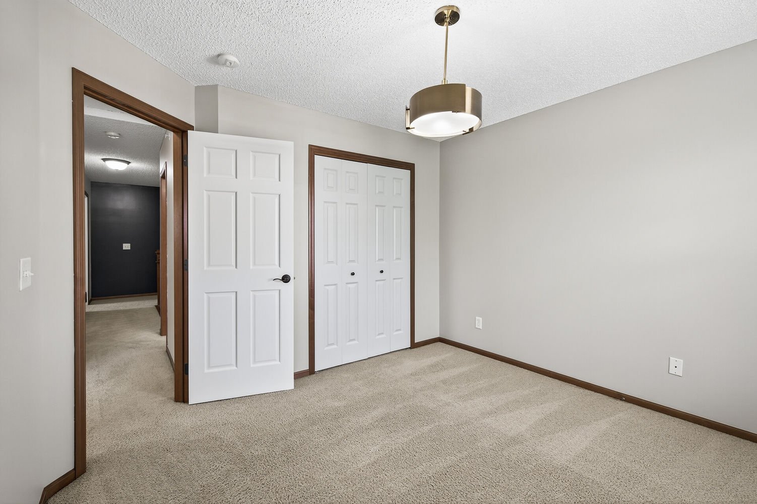 32_15533_Eagle_Shore32_mls