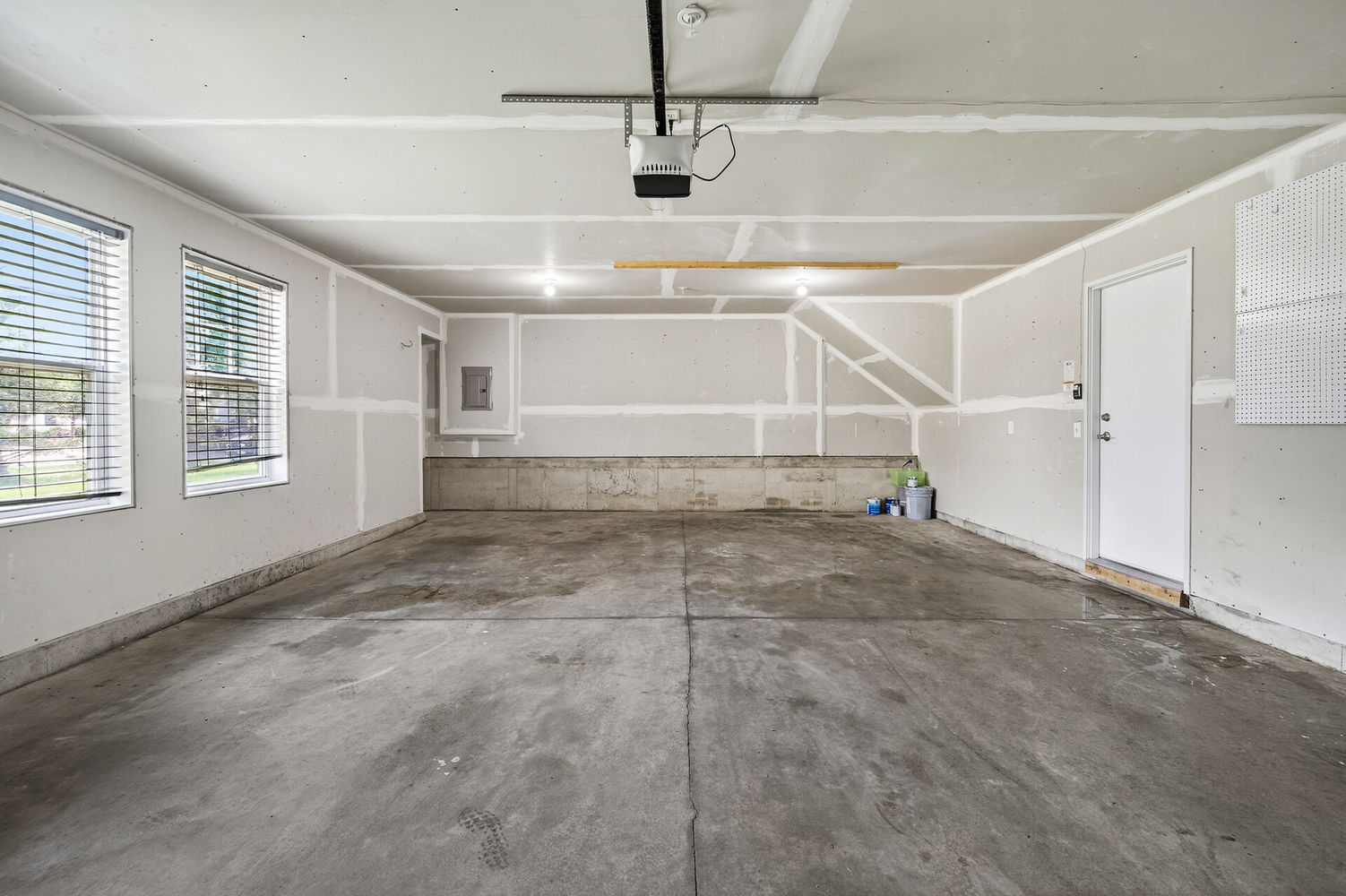 39_15533_Eagle_Shore39_mls