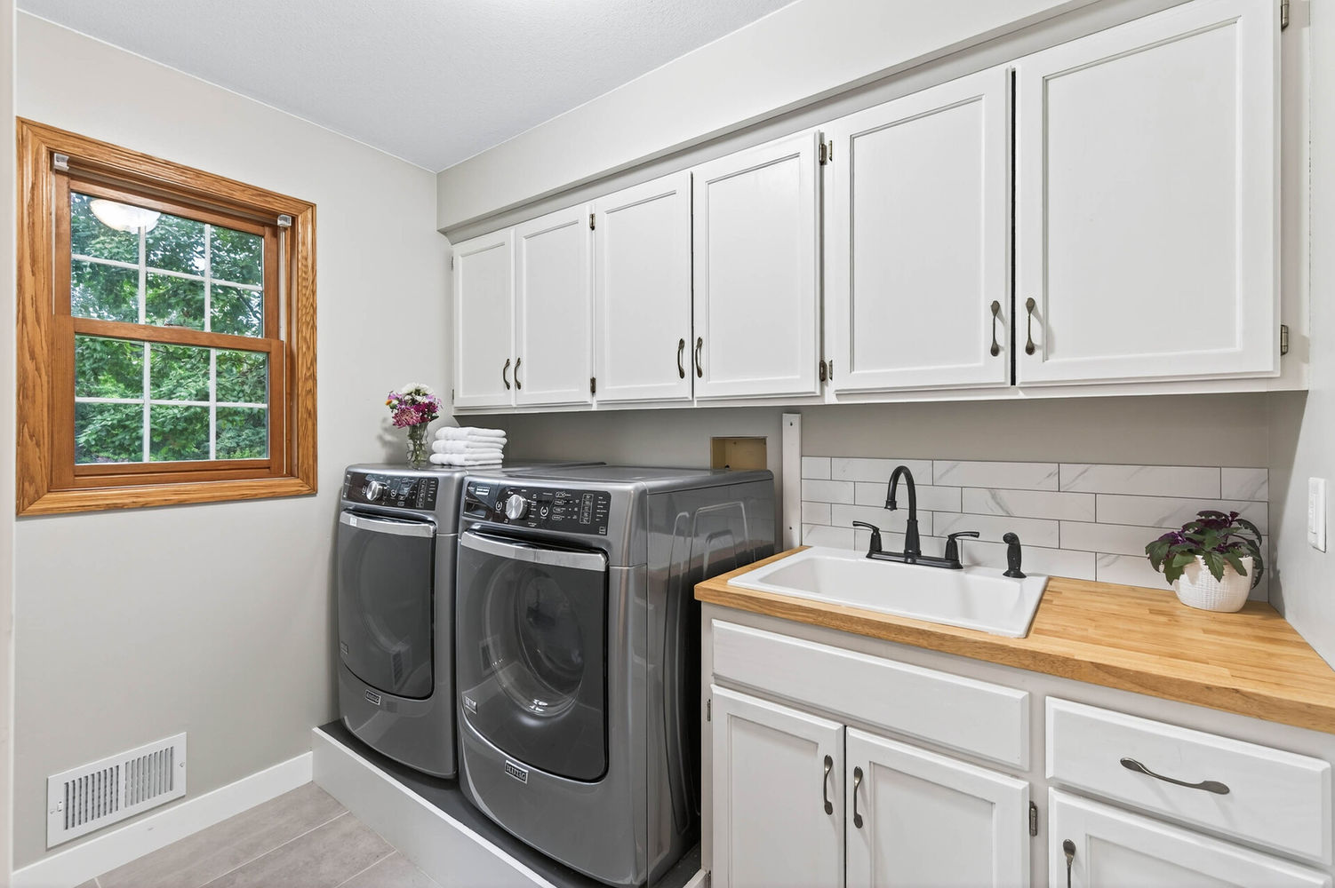 44_3594_Mount_Vernon44_mls