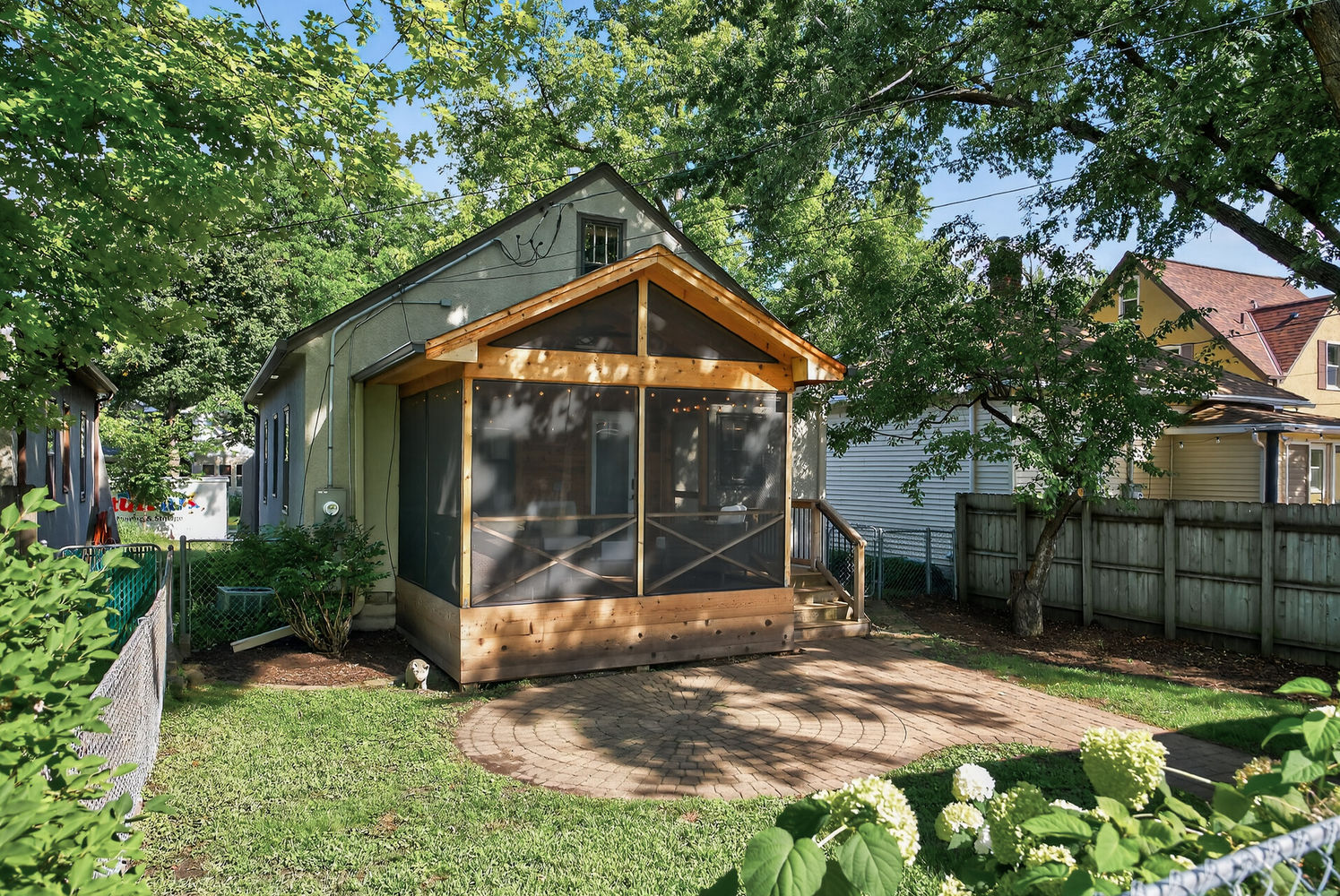 49_3904_44th_Ave_S49_mls