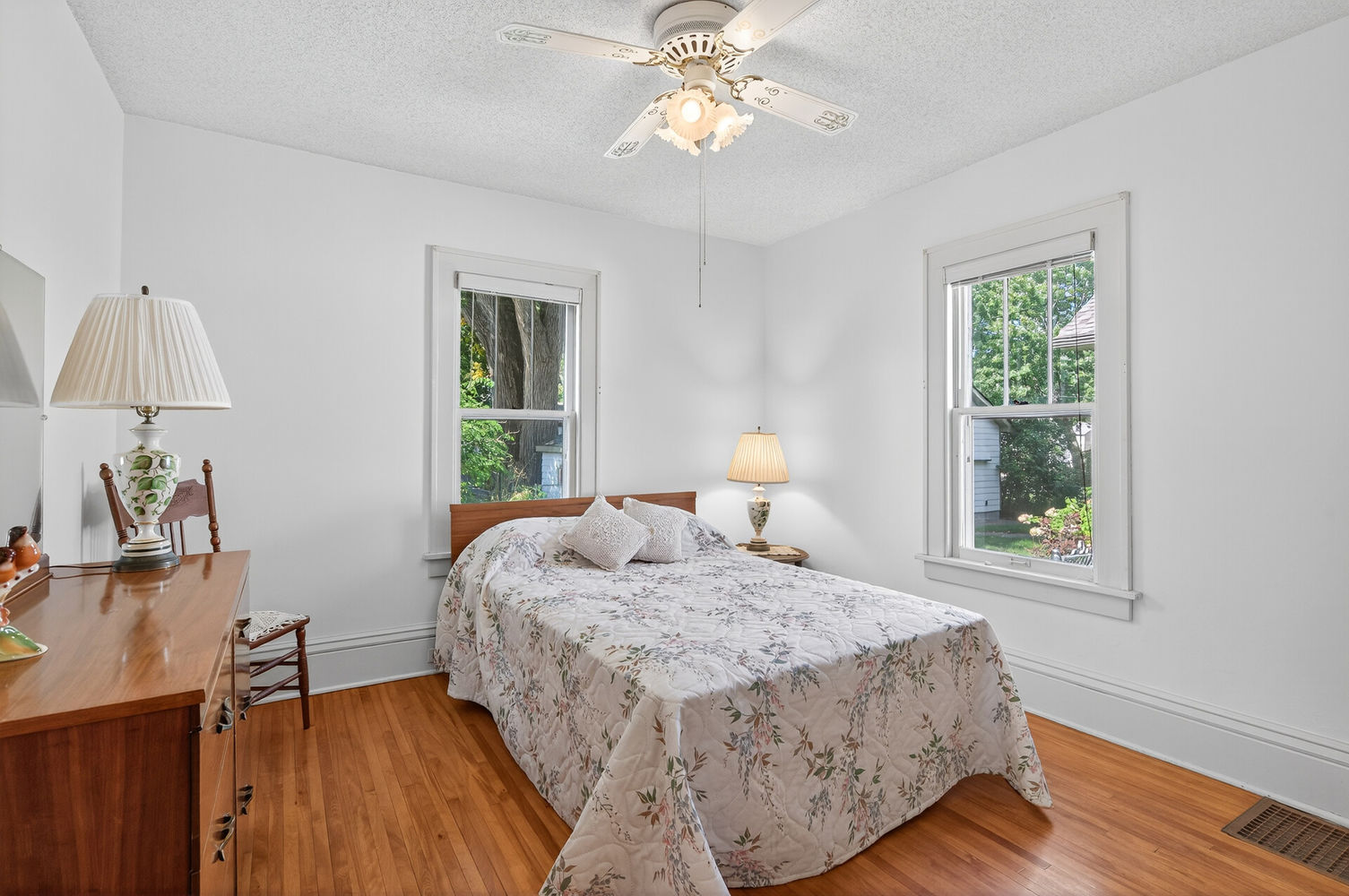 12_3328_45th_Ave_S12_mls