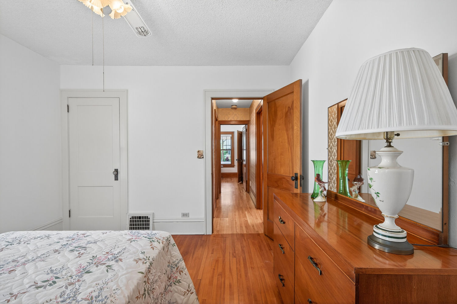 14_3328_45th_Ave_S14_mls