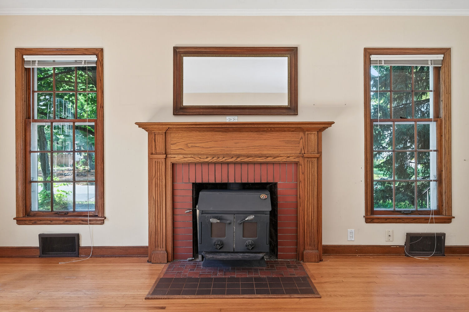 08_3349_45th_Ave_S8_mls