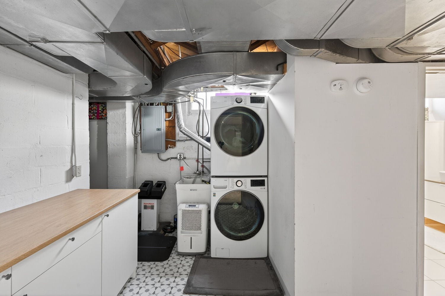 25_1885_Eleanor_Ave25_mls