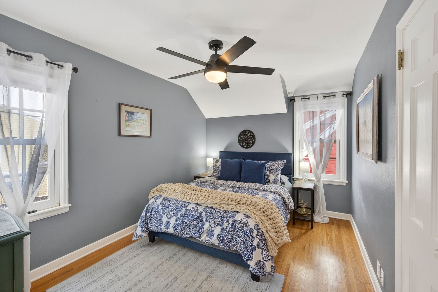 33_1885_Eleanor_Ave33_mls